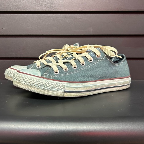 Chuck Taylor Low - Picture 1 of 8